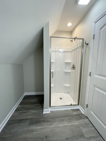 545 Red Fox Dr, Burns, TN 37029