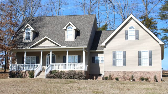 545 Red Fox Dr, Burns, TN 37029