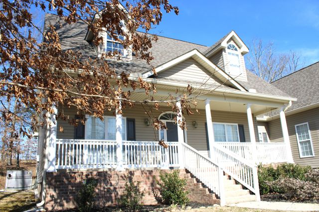 545 Red Fox Dr, Burns, TN 37029