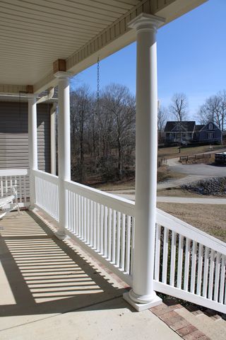 545 Red Fox Dr, Burns, TN 37029