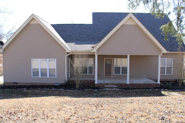 545 Red Fox Dr, Burns, TN 37029