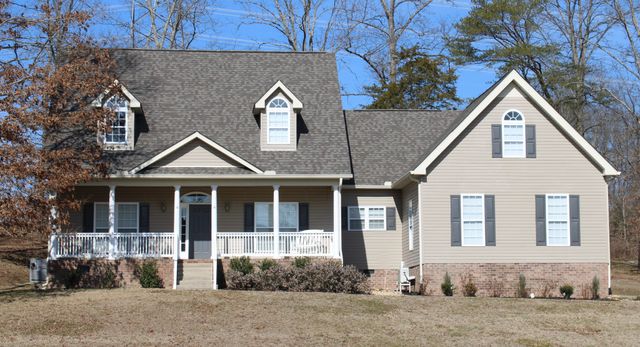 545 Red Fox Dr, Burns, TN 37029