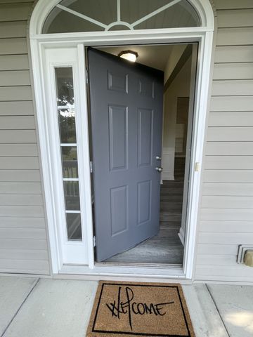 545 Red Fox Dr, Burns, TN 37029