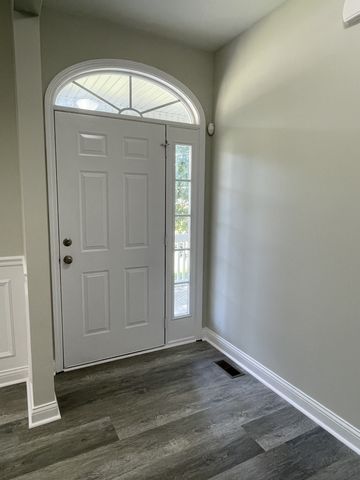 545 Red Fox Dr, Burns, TN 37029