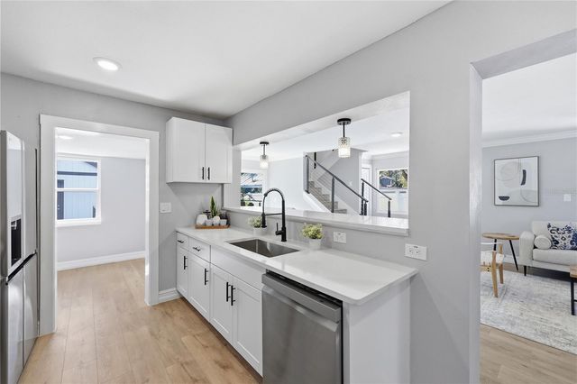 727 16TH AVENUE NW, Largo, FL 33770