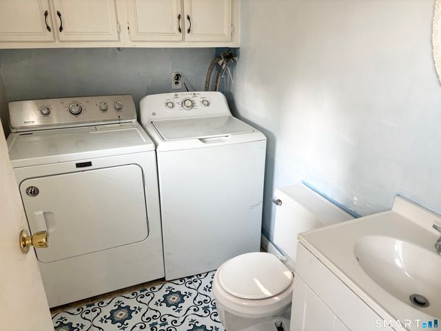 369 Bidwell Street, Manchester, CT 06040