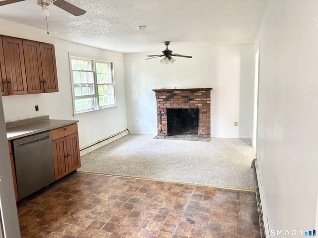 369 Bidwell Street, Manchester, CT 06040