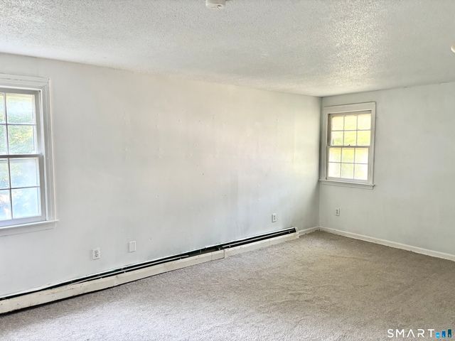 369 Bidwell Street, Manchester, CT 06040