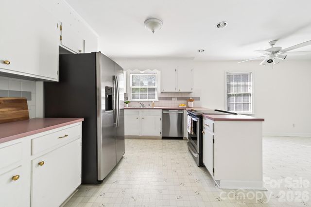 7516 Watercrest Road, Charlotte, NC 28210