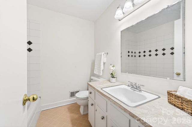 7516 Watercrest Road, Charlotte, NC 28210