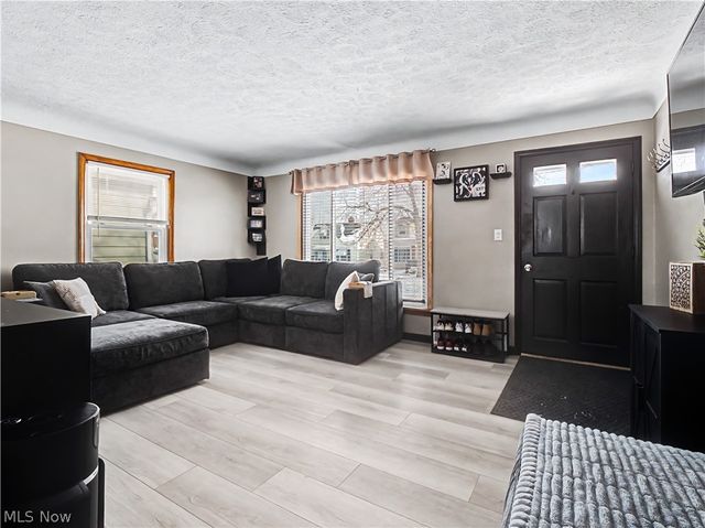 5268 W 46th Street, Parma, OH 44134