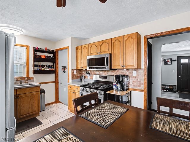 5268 W 46th Street, Parma, OH 44134