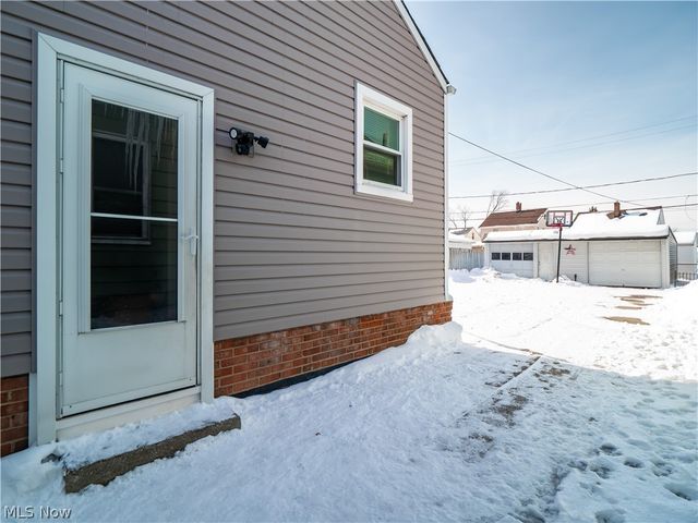 5268 W 46th Street, Parma, OH 44134