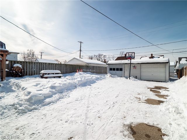 5268 W 46th Street, Parma, OH 44134