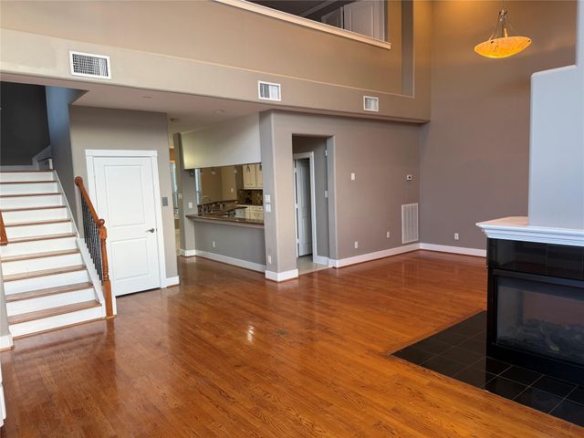 332 Asbury Street, Houston, TX 77007