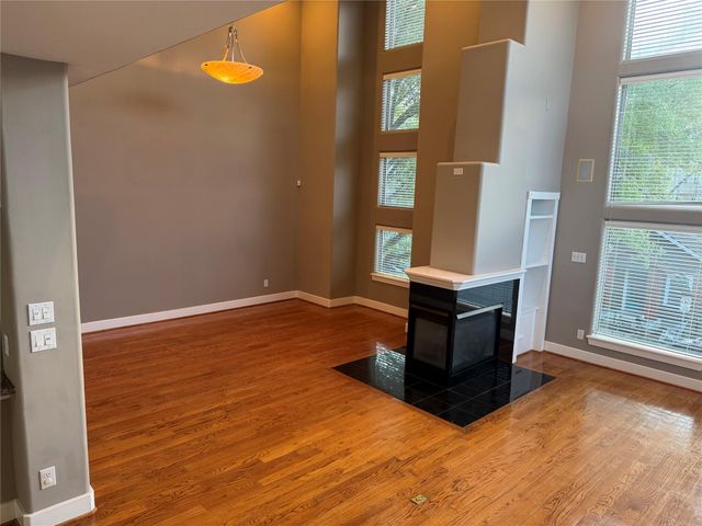 332 Asbury Street, Houston, TX 77007