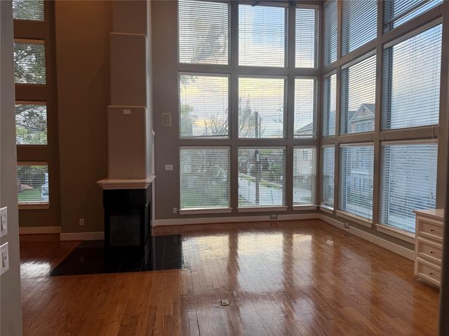 332 Asbury Street, Houston, TX 77007