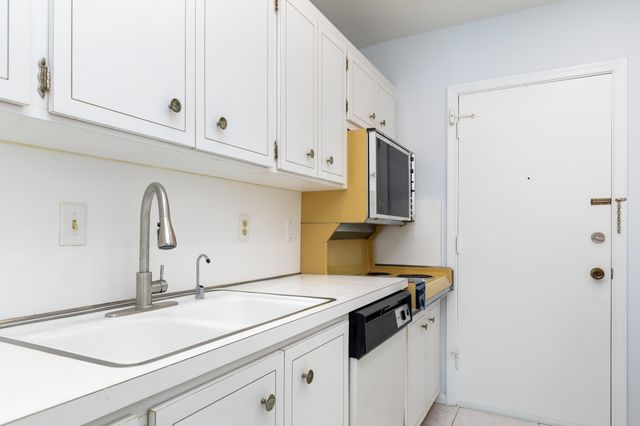 2261 NE 67th Street, Fort Lauderdale, FL 33308
