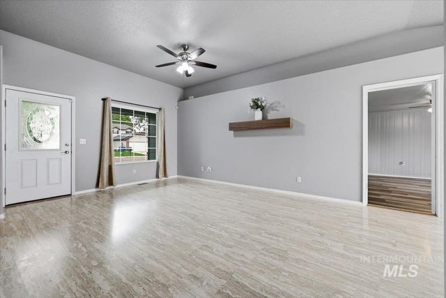2803 Brisol, Caldwell, ID 83605