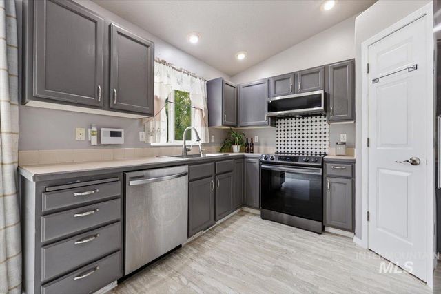 2803 Brisol, Caldwell, ID 83605