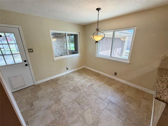 62 Raintree Court, Lake Jackson, TX 77566