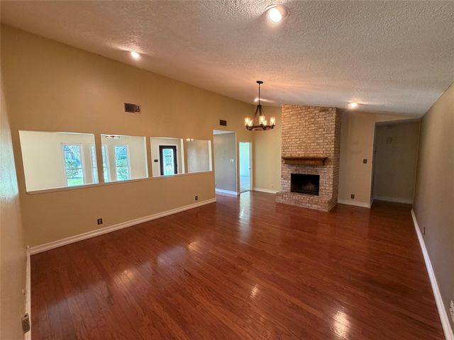 62 Raintree Court, Lake Jackson, TX 77566