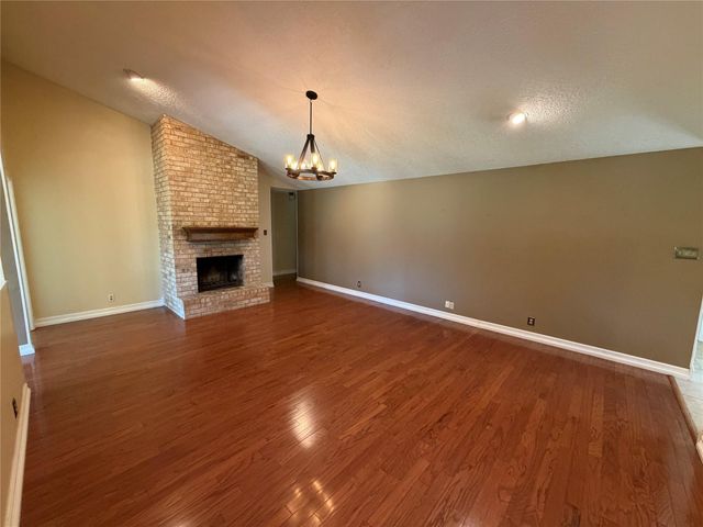 62 Raintree Court, Lake Jackson, TX 77566