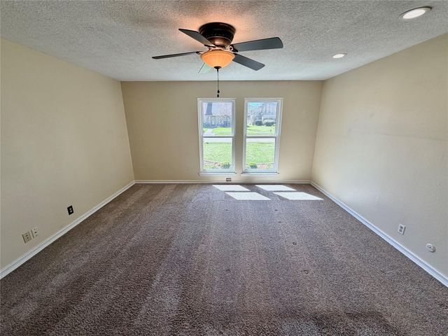 62 Raintree Court, Lake Jackson, TX 77566