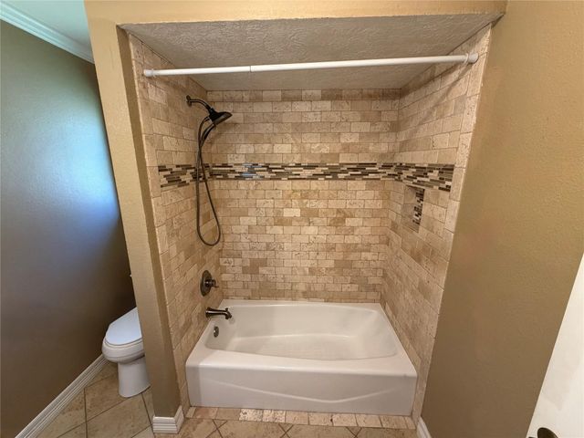 62 Raintree Court, Lake Jackson, TX 77566