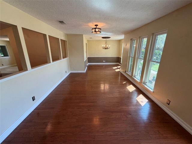 62 Raintree Court, Lake Jackson, TX 77566