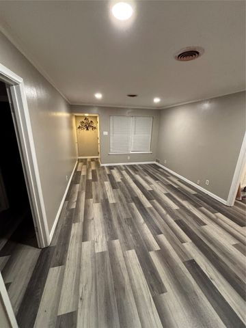 2605 San Medina Avenue, Dallas, TX 75228