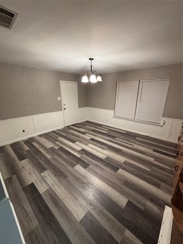 2605 San Medina Avenue, Dallas, TX 75228