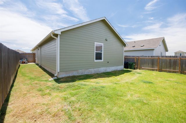 447 Marty Allen LOOP, Jarrell, TX 76537