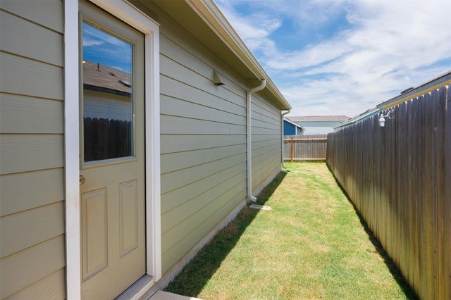 447 Marty Allen LOOP, Jarrell, TX 76537