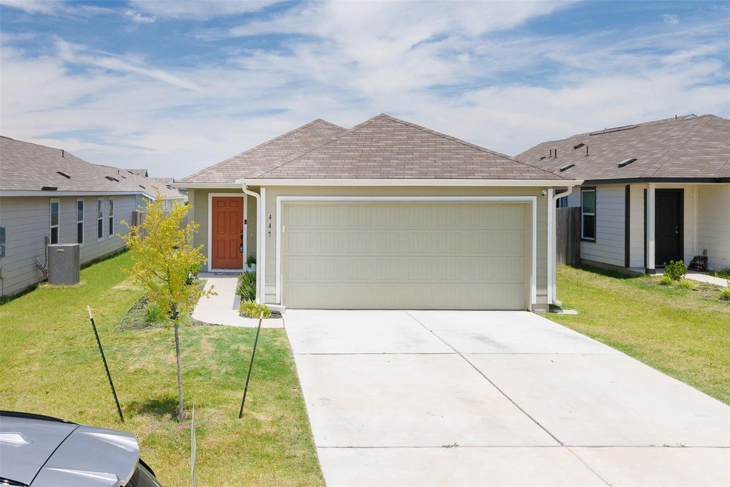 447 Marty Allen LOOP, Jarrell, TX 76537