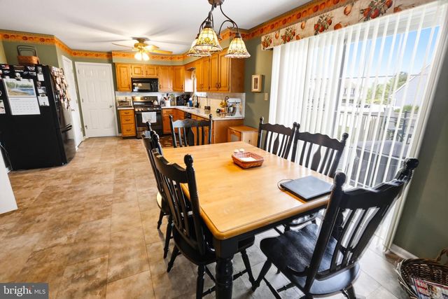 102 NOBLE LN, Gilbertsville, PA 19525