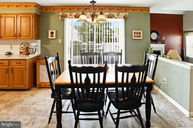102 NOBLE LN, Gilbertsville, PA 19525