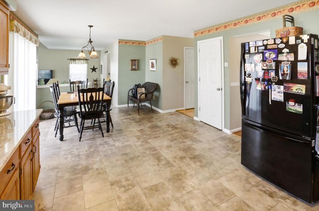 102 NOBLE LN, Gilbertsville, PA 19525