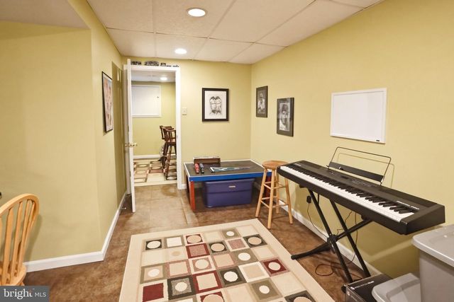 102 NOBLE LN, Gilbertsville, PA 19525