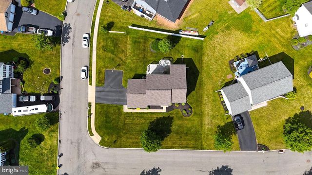 102 NOBLE LN, Gilbertsville, PA 19525