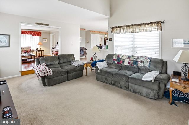 102 NOBLE LN, Gilbertsville, PA 19525