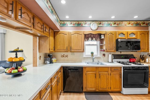 12 Ann Court, Hazlet, NJ 07730