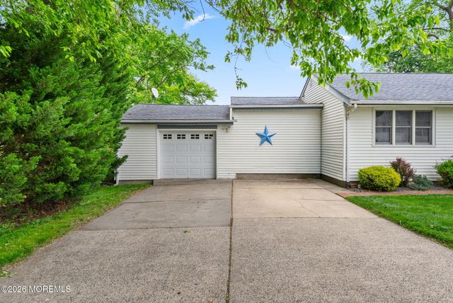 12 Ann Court, Hazlet, NJ 07730