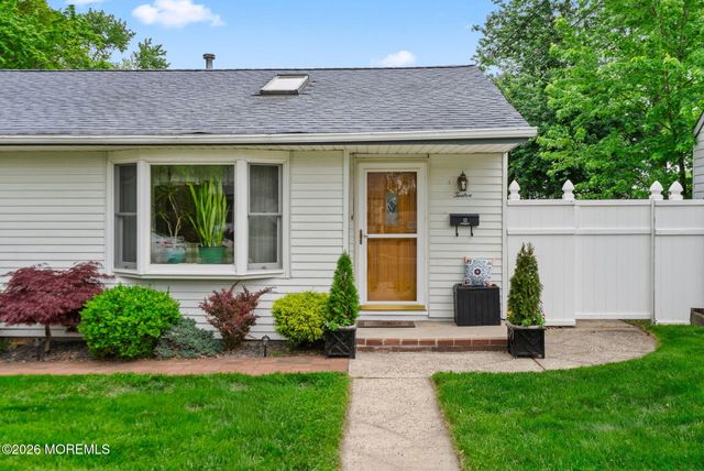 12 Ann Court, Hazlet, NJ 07730