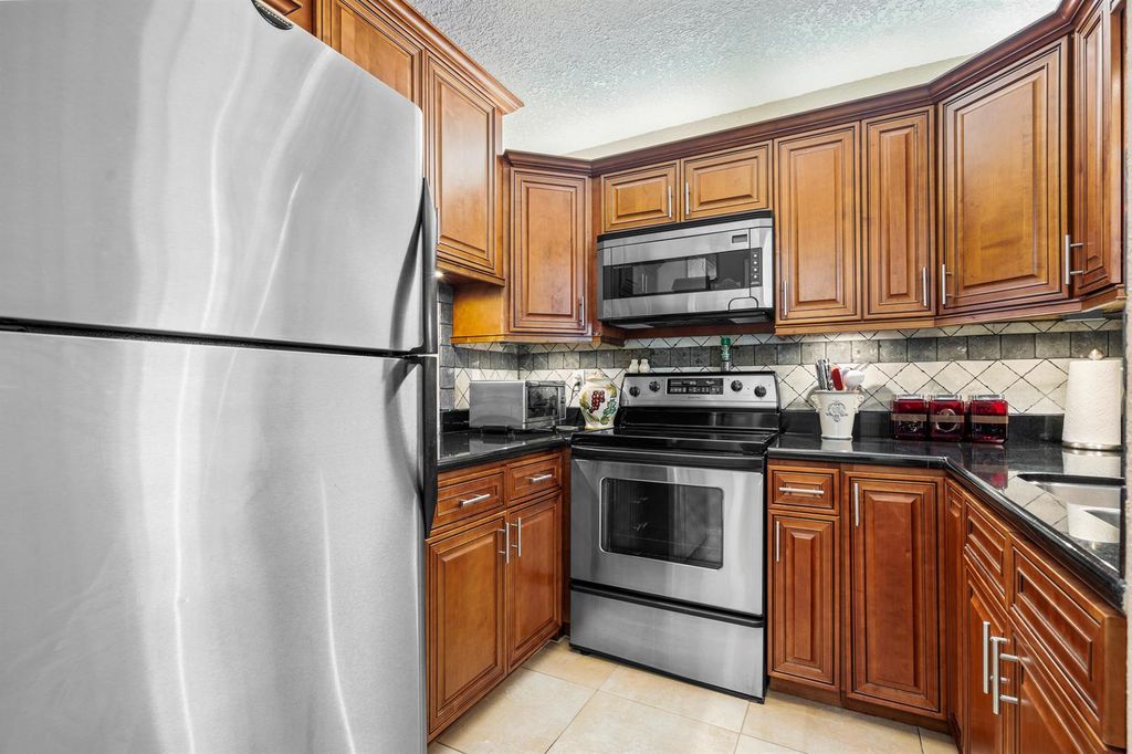 400 NE 20th Street, Boca Raton, FL 33431