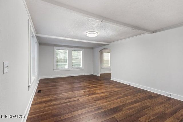 300 S Oak Street, Sweetwater, TN 37874