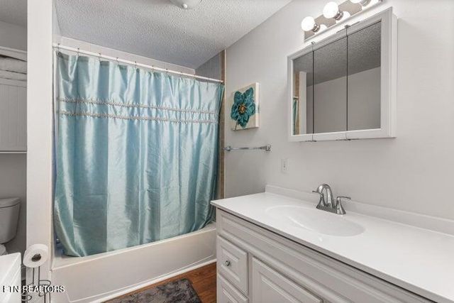 300 S Oak Street, Sweetwater, TN 37874