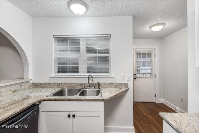 300 S Oak Street, Sweetwater, TN 37874