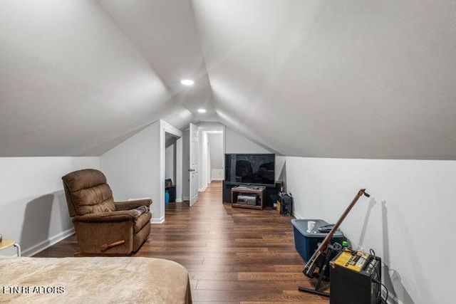 300 S Oak Street, Sweetwater, TN 37874