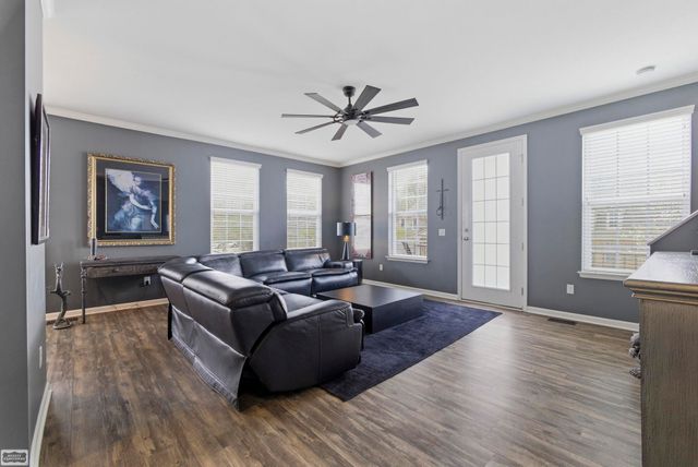 56756 Longhorn Drive, Utica, MI 48316